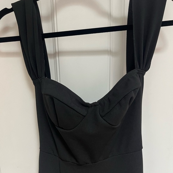 NWT pretty little thing black cup size 4 maxi gown heavy material - Picture 3 of 6